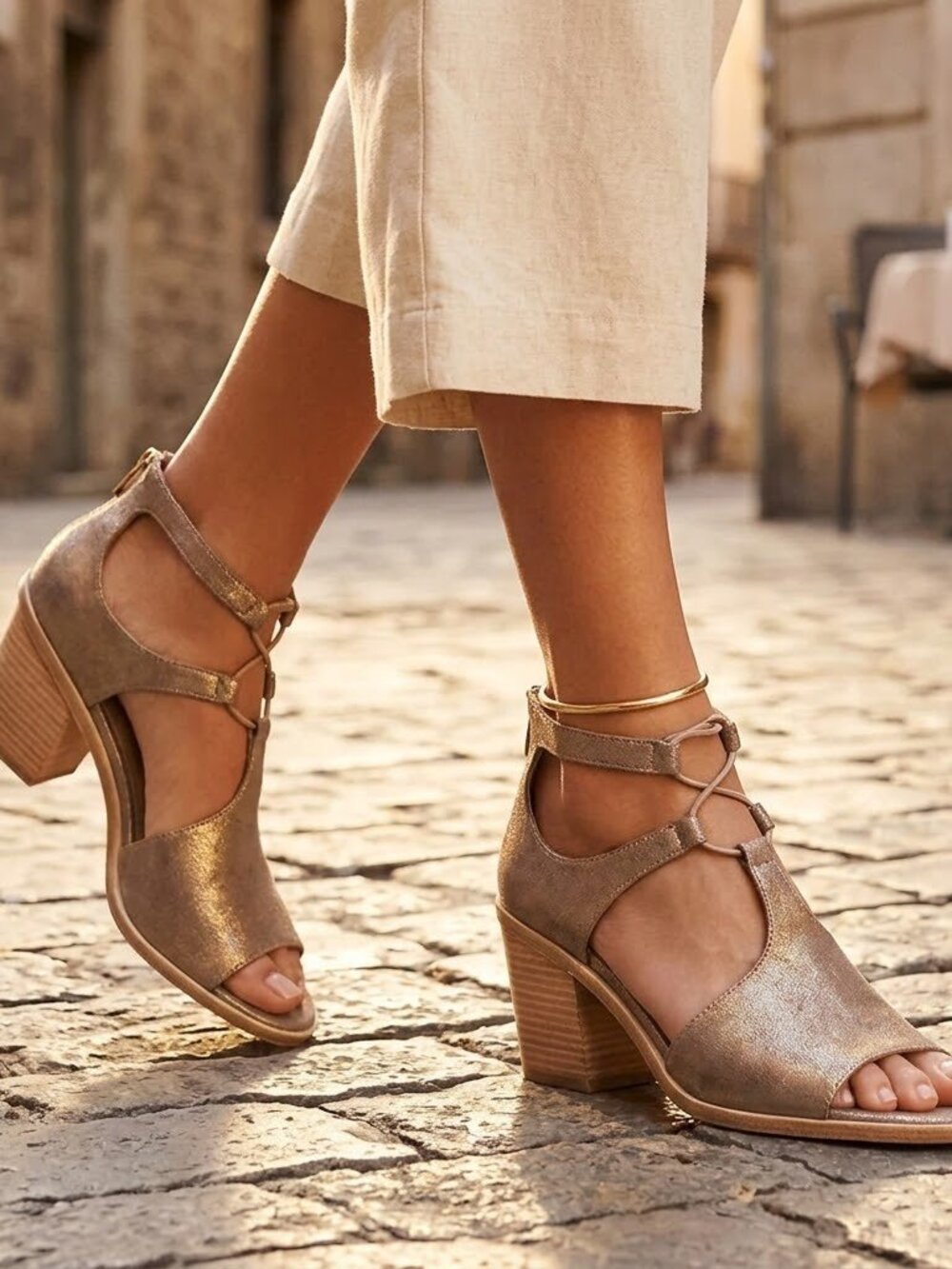 Eileen Fisher heel 8.5 never worn in box and with dust bag